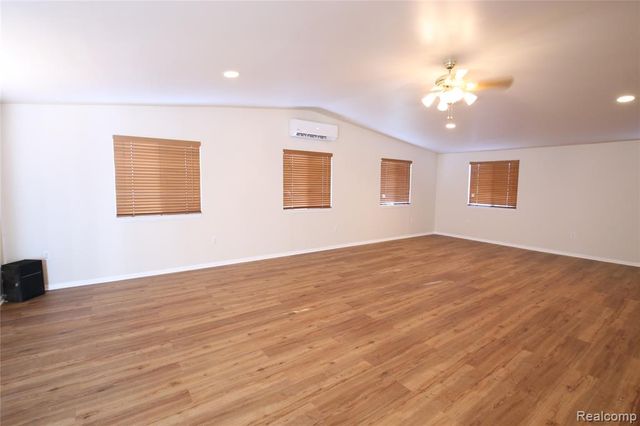 519 Berwyn Street, Dearborn Heights, MI 48127