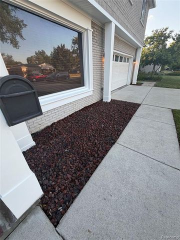 519 Berwyn Street, Dearborn Heights, MI 48127