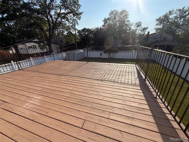 519 Berwyn Street, Dearborn Heights, MI 48127