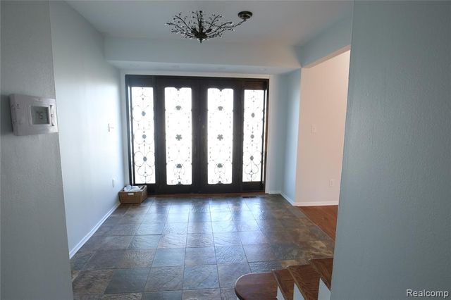 519 Berwyn Street, Dearborn Heights, MI 48127