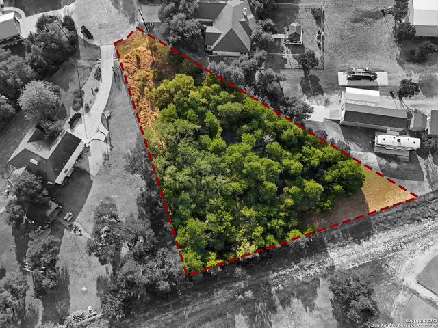 1371 Four Winds, Canyon Lake, TX 78133