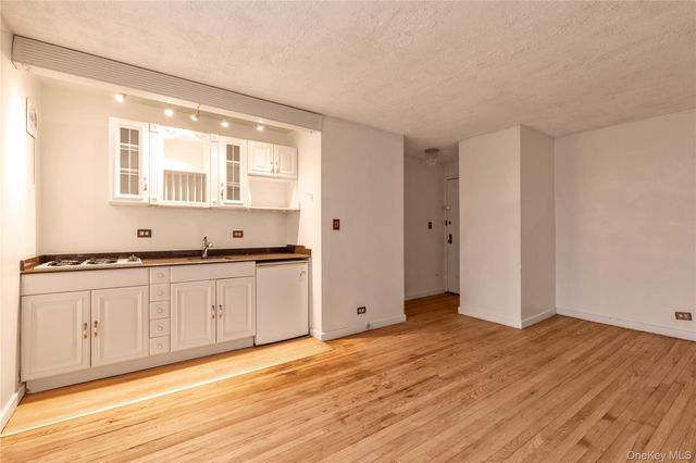 72-61 113th Street 4B, Forest Hills, NY 11375