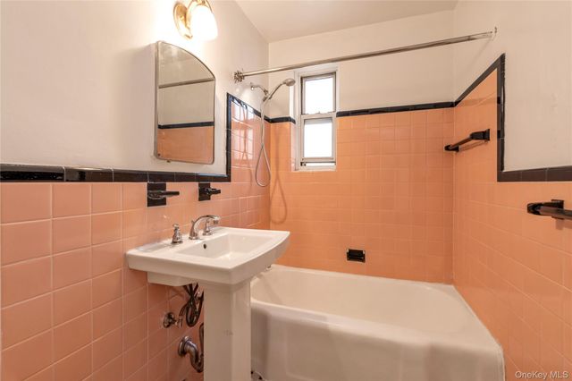 72-61 113th Street 4B, Forest Hills, NY 11375