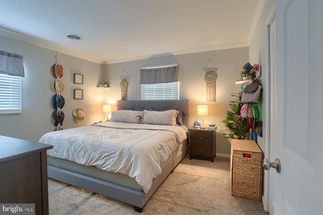 15 HIGHLAND CIR, Etters, PA 17319