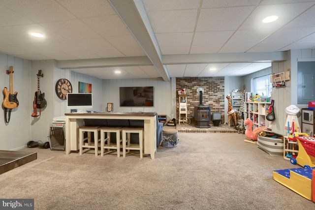 15 HIGHLAND CIR, Etters, PA 17319