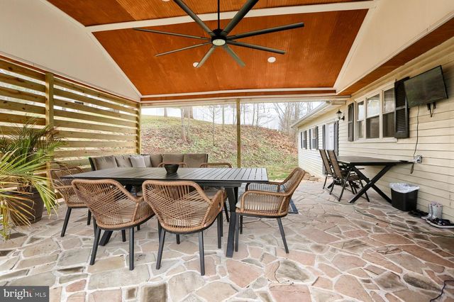 15 HIGHLAND CIR, Etters, PA 17319