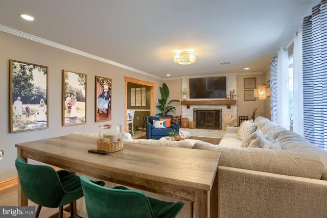 15 HIGHLAND CIR, Etters, PA 17319