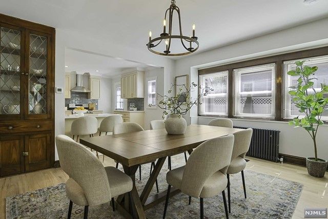 206 Lakeview Avenue, Leonia, NJ 07605