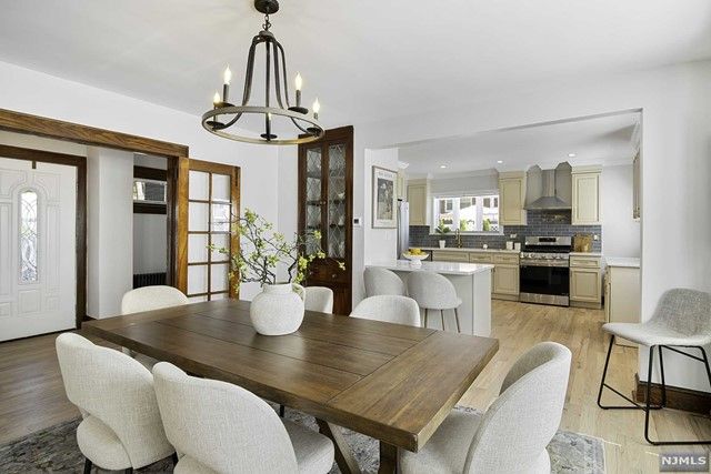 206 Lakeview Avenue, Leonia, NJ 07605
