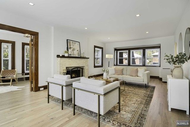 206 Lakeview Avenue, Leonia, NJ 07605