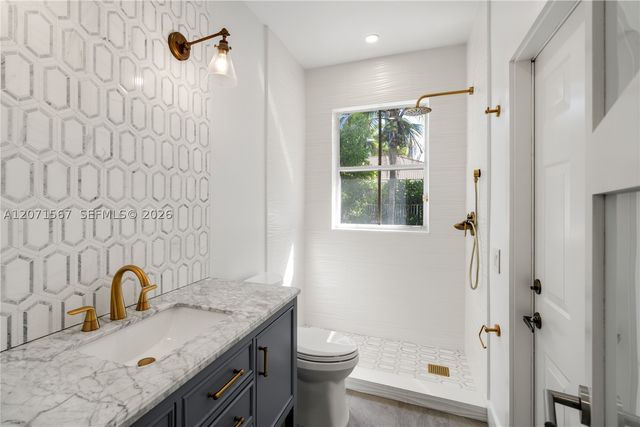 1855 Hidden Trail Ln, Weston, FL 33327