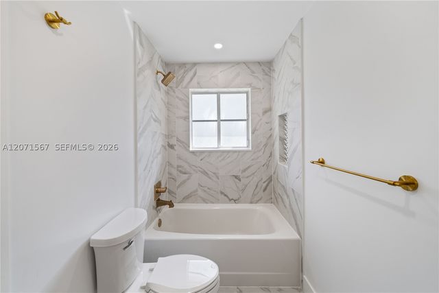 1855 Hidden Trail Ln, Weston, FL 33327