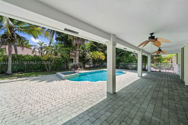 1855 Hidden Trail Ln, Weston, FL 33327
