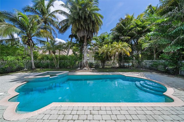 1855 Hidden Trail Ln, Weston, FL 33327