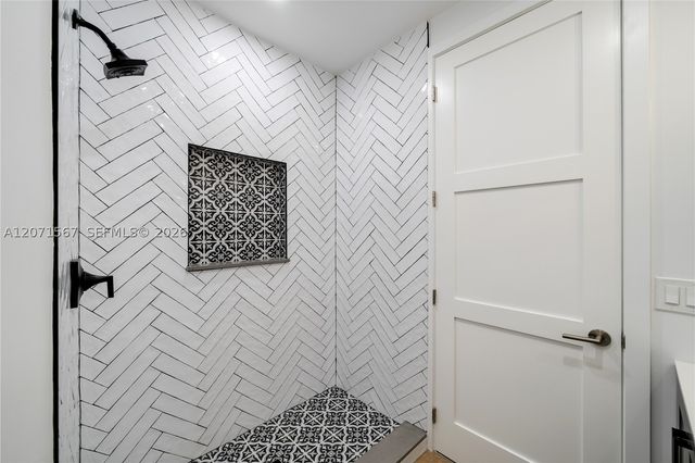 1855 Hidden Trail Ln, Weston, FL 33327