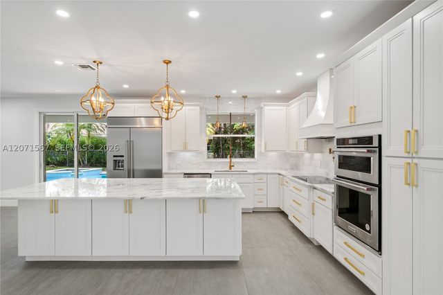 1855 Hidden Trail Ln, Weston, FL 33327