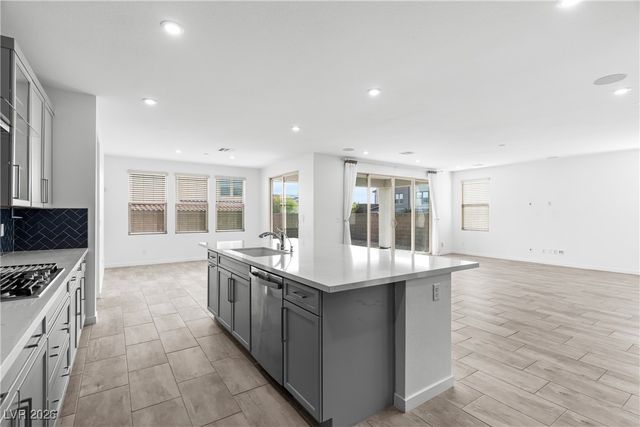 6830 Fallen Rock Street, North Las Vegas, NV 89084