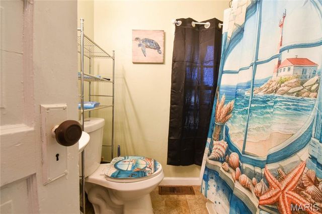 619 E Main Street, Staunton, IL 62088