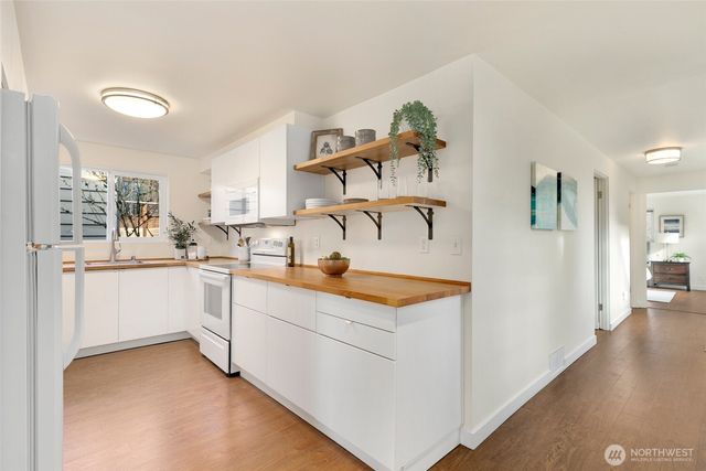 6226 44th Avenue NE, Seattle, WA 98115