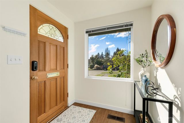 6226 44th Avenue NE, Seattle, WA 98115