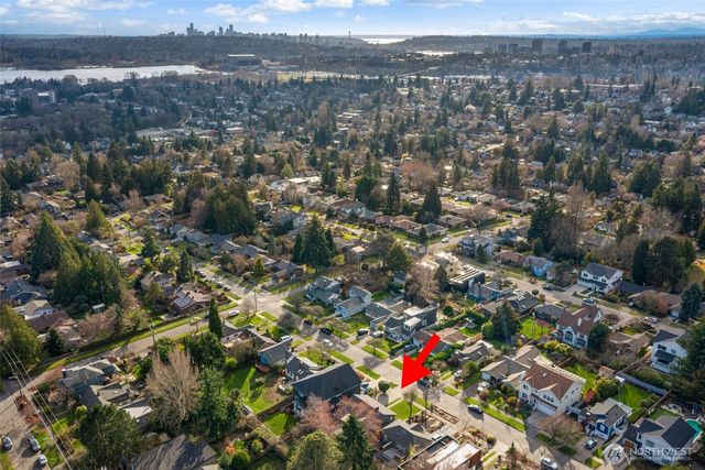 6226 44th Avenue NE, Seattle, WA 98115