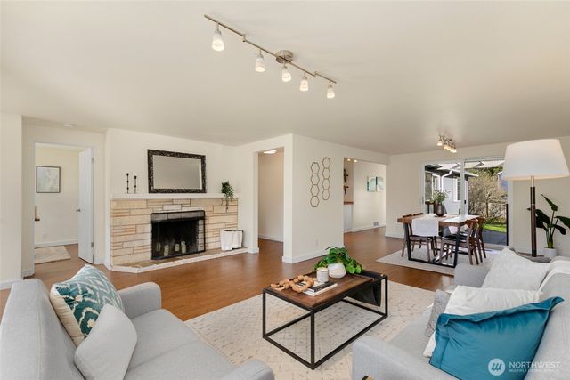 6226 44th Avenue NE, Seattle, WA 98115