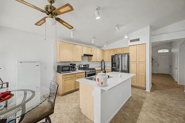4625 E LAVENDER Lane, Phoenix, AZ 85044
