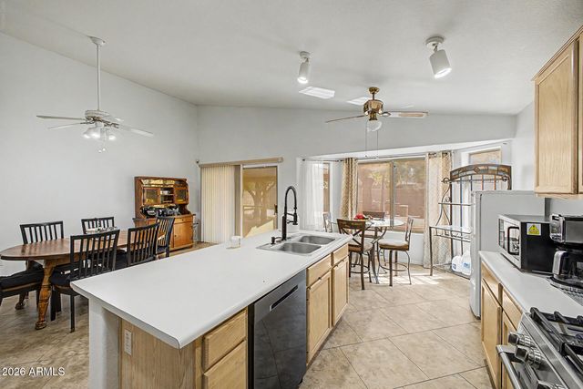 4625 E LAVENDER Lane, Phoenix, AZ 85044
