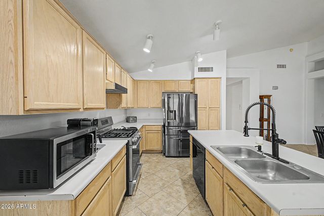 4625 E LAVENDER Lane, Phoenix, AZ 85044