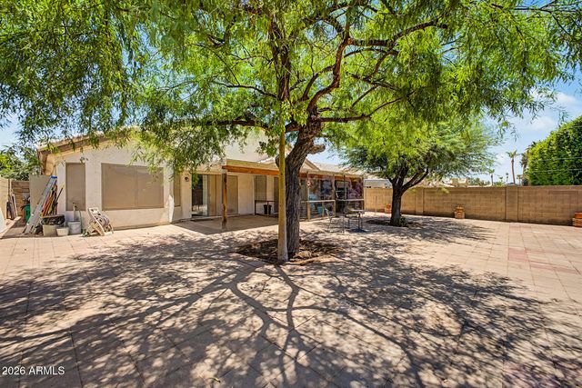 4625 E LAVENDER Lane, Phoenix, AZ 85044