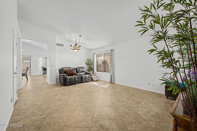 4625 E LAVENDER Lane, Phoenix, AZ 85044