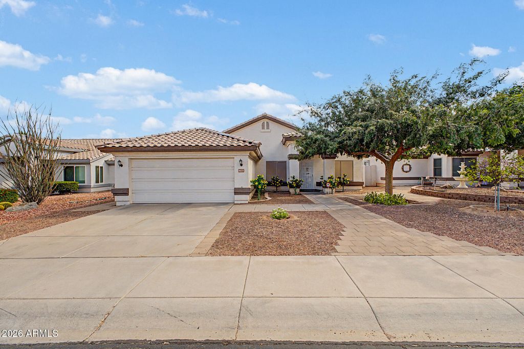 4625 E LAVENDER Lane, Phoenix, AZ 85044 — photo 2
