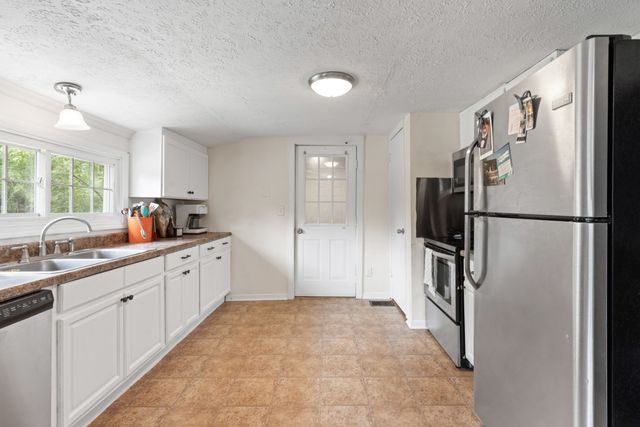 1357 Main St, Greenbrier, TN 37073