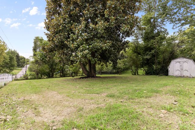 1357 Main St, Greenbrier, TN 37073