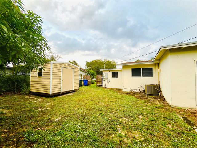 1761 NW 27th Ter, Fort Lauderdale, FL 33311
