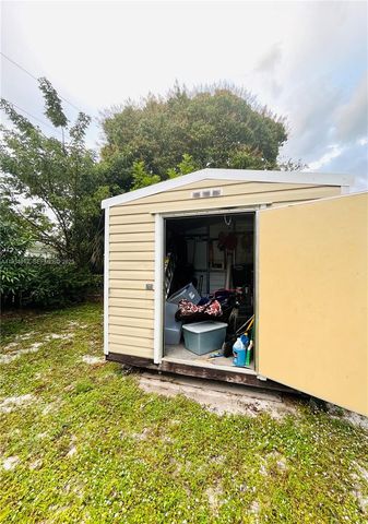 1761 NW 27th Ter, Fort Lauderdale, FL 33311