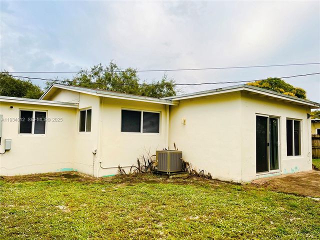 1761 NW 27th Ter, Fort Lauderdale, FL 33311