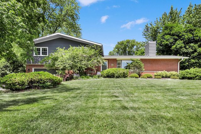 1225 Indianwood DRIVE, Brookfield, WI 53005