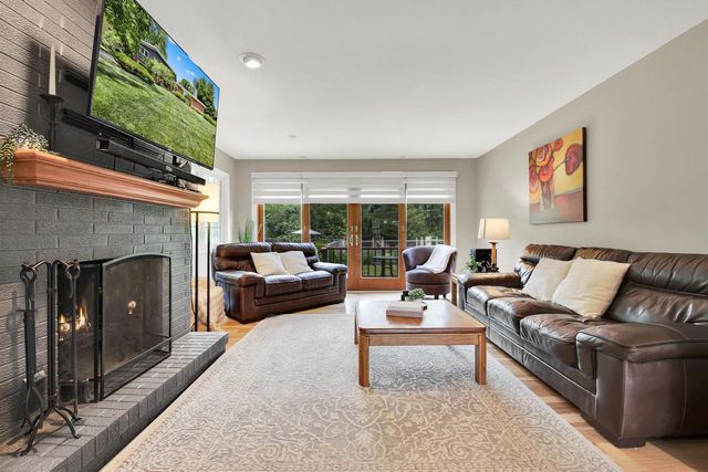 1225 Indianwood DRIVE, Brookfield, WI 53005