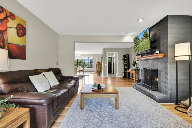 1225 Indianwood DRIVE, Brookfield, WI 53005