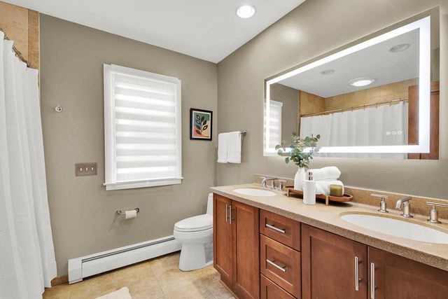 1225 Indianwood DRIVE, Brookfield, WI 53005