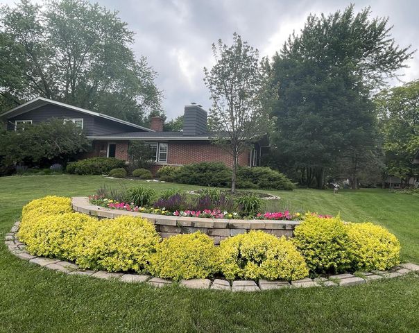 1225 Indianwood DRIVE, Brookfield, WI 53005