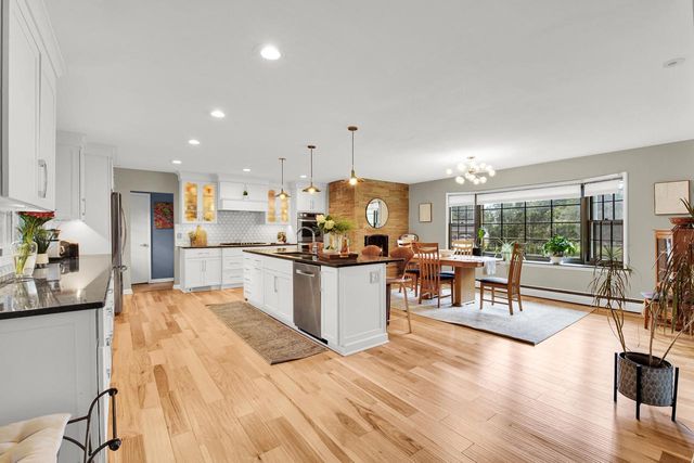 1225 Indianwood DRIVE, Brookfield, WI 53005
