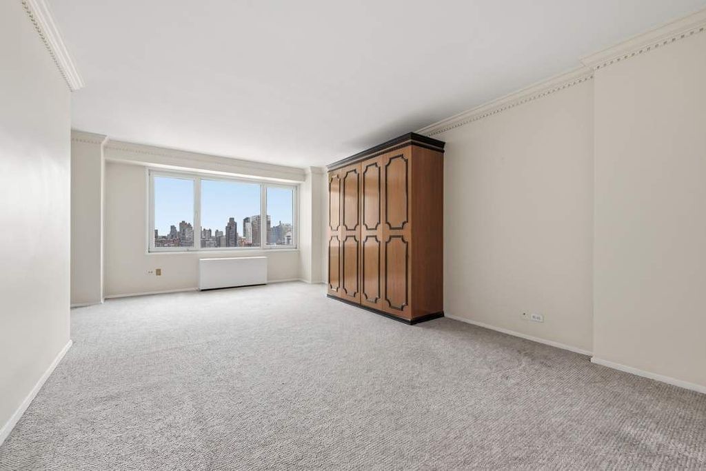 303 E 57th St Apt 45A, New York City, NY 10022