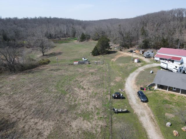 1452 County Road 542, Caulfield, MO 65626