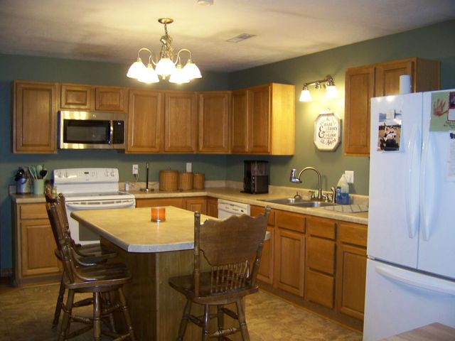 1452 County Road 542, Caulfield, MO 65626