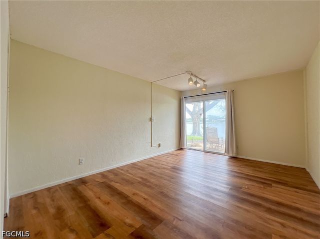 4305 Island CIR 4, Fort Myers, FL 33919