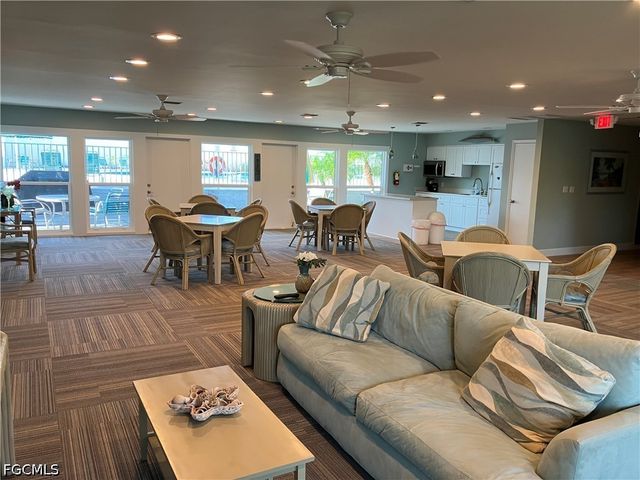 4305 Island CIR 4, Fort Myers, FL 33919