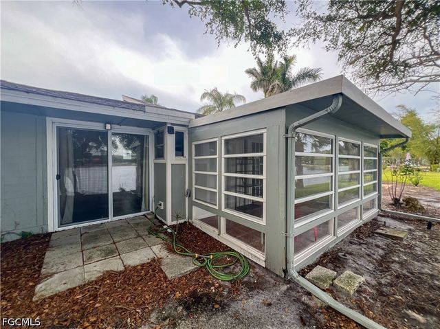 4305 Island CIR 4, Fort Myers, FL 33919