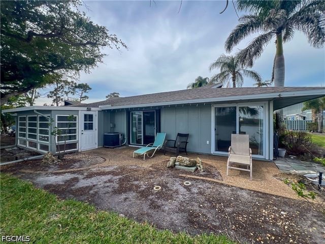 4305 Island CIR 4, Fort Myers, FL 33919